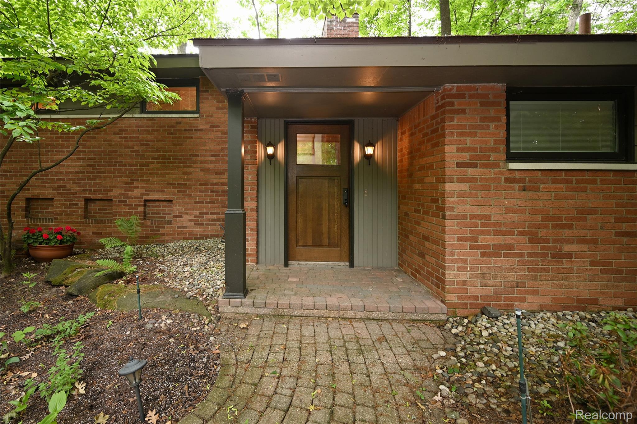 3310 Dogwood Court