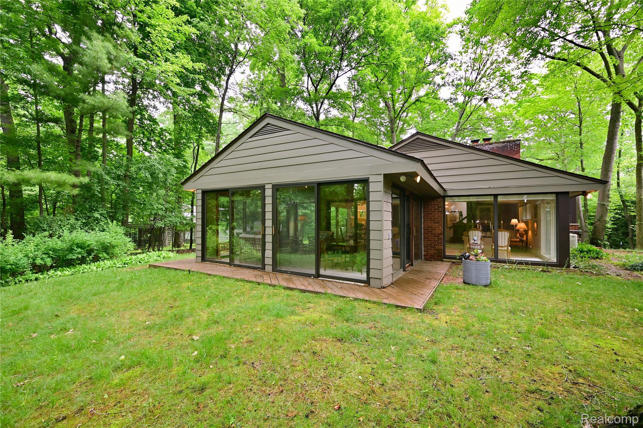 3310 Dogwood Court