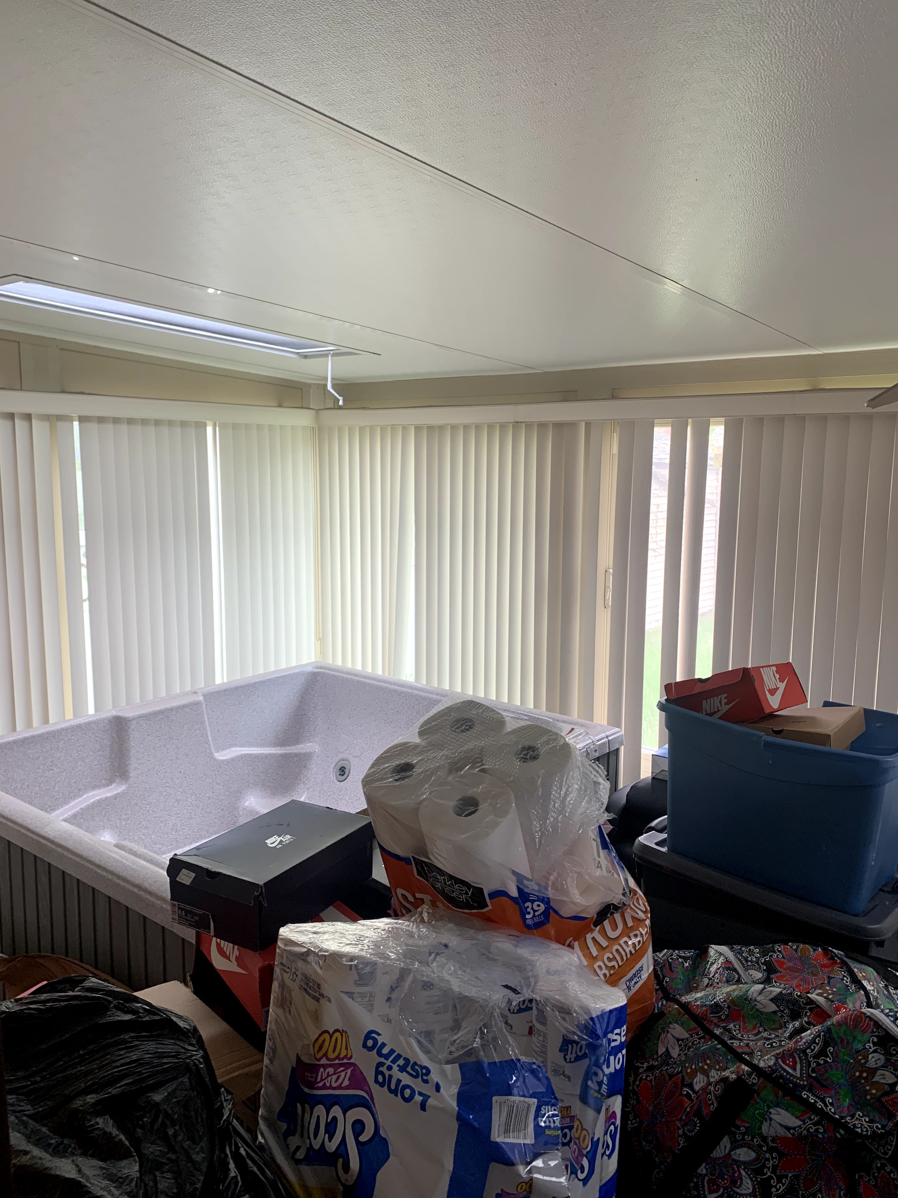 Detroit City Wayne, Michigan 48219, United States, 2 Bedrooms Bedrooms, ,2 BathroomsBathrooms,Residential,Pending,127053