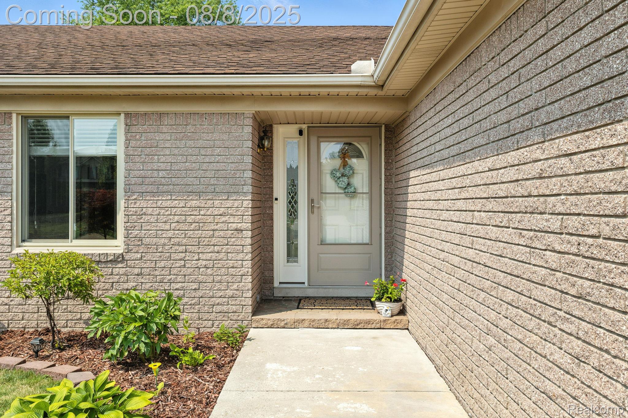 42393 Royal Lane