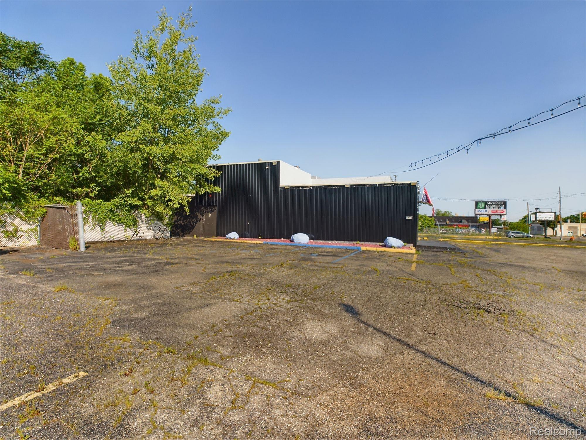 1714 S SAGINAW Street