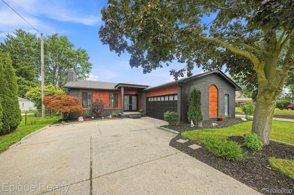 26925 S RIVER RD, HARRISON TOWNSHIP, MI 48045 - Image 56f17bbe9f4fd1208ca1d893d5fcce2e/2256646128