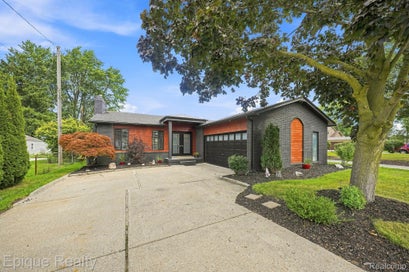 26925 S River Road Harrison Charter Township MI 48045