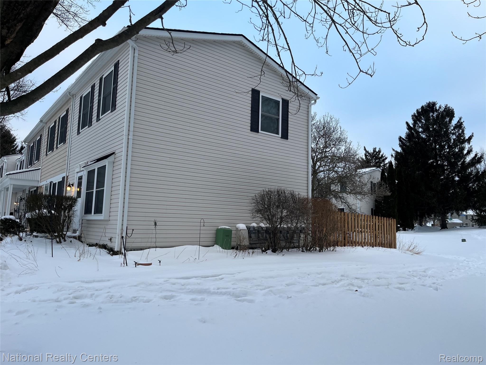 1200 Marseille Court