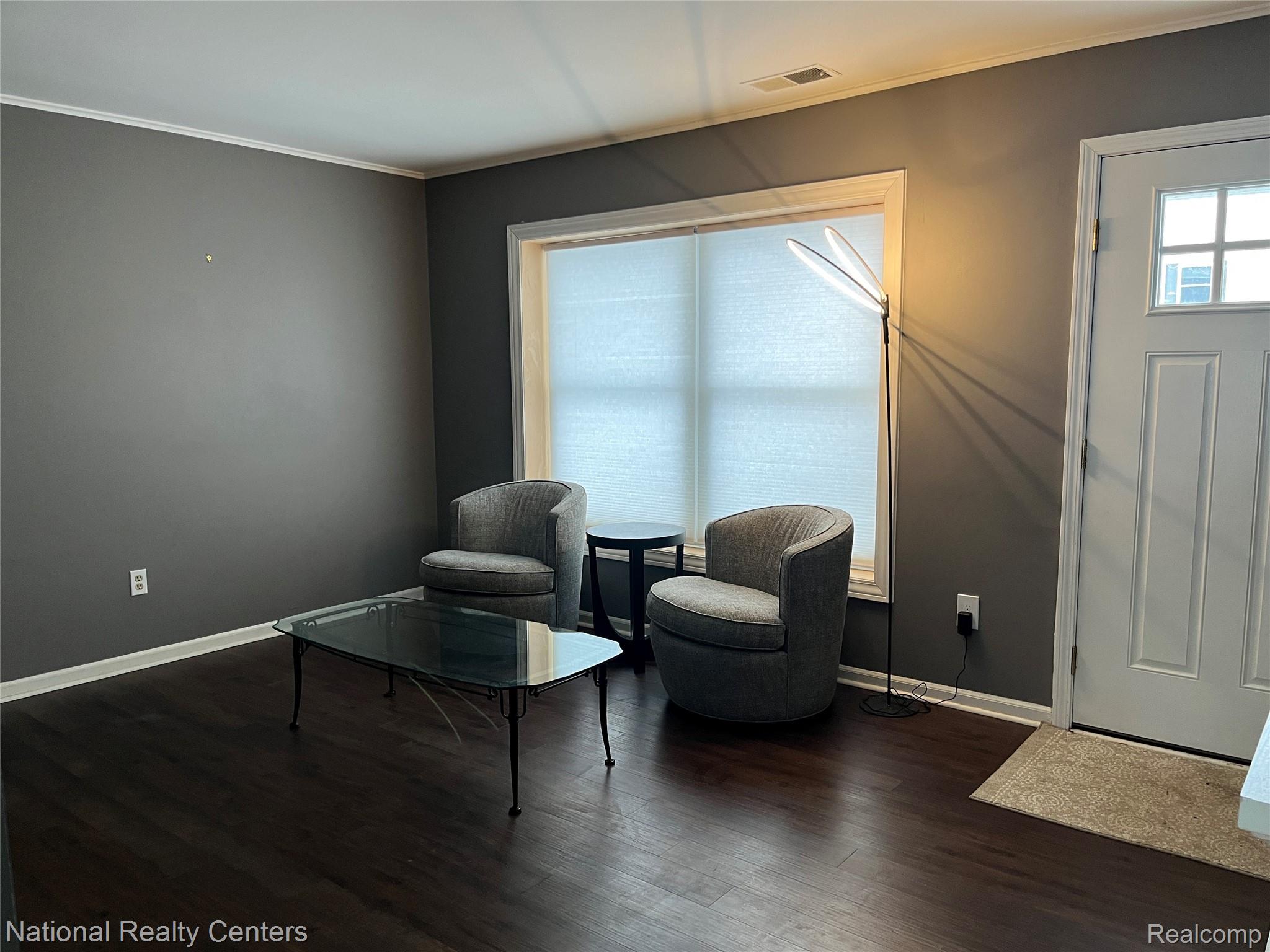 1200 Marseille Court