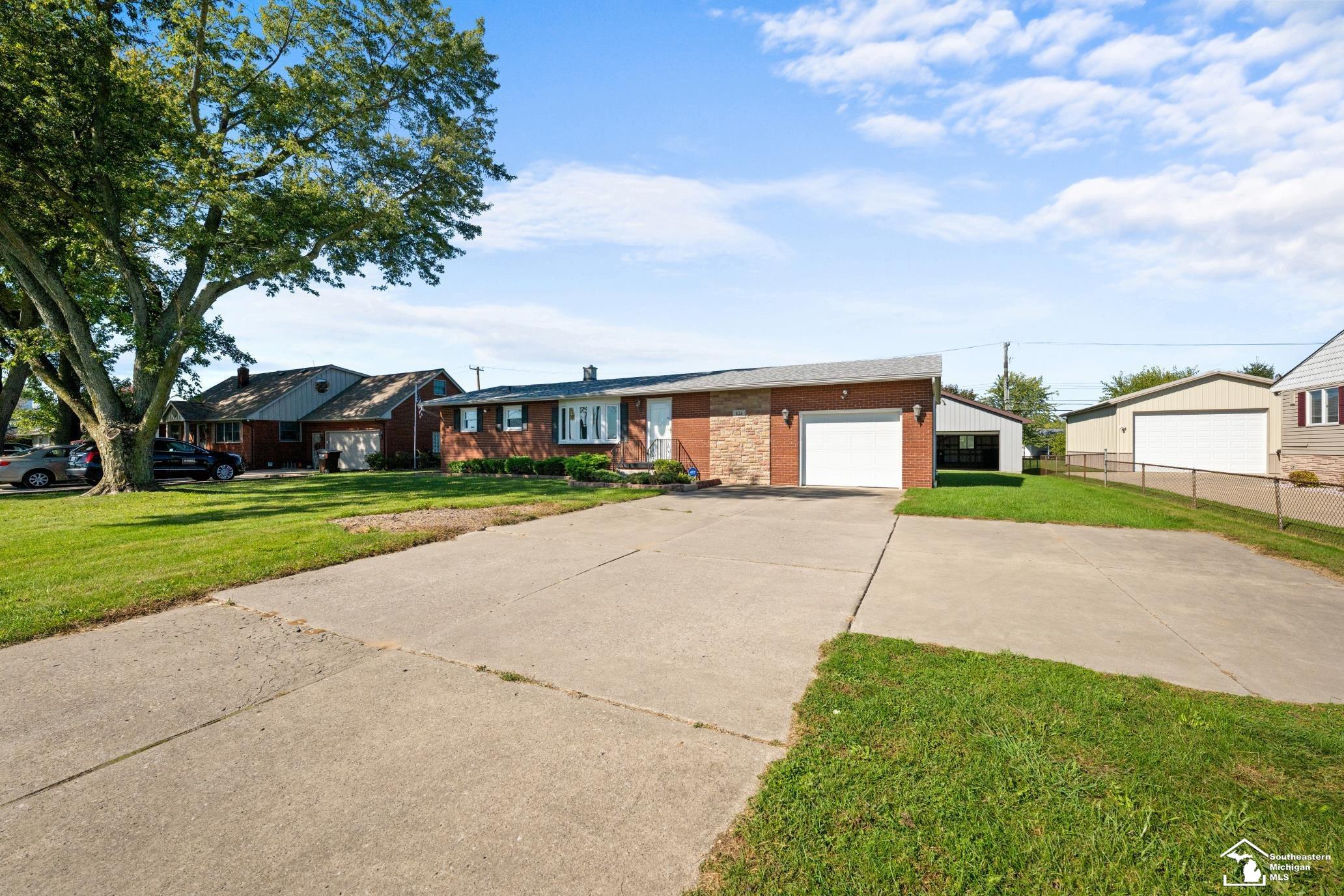 826 S Raisinville Road