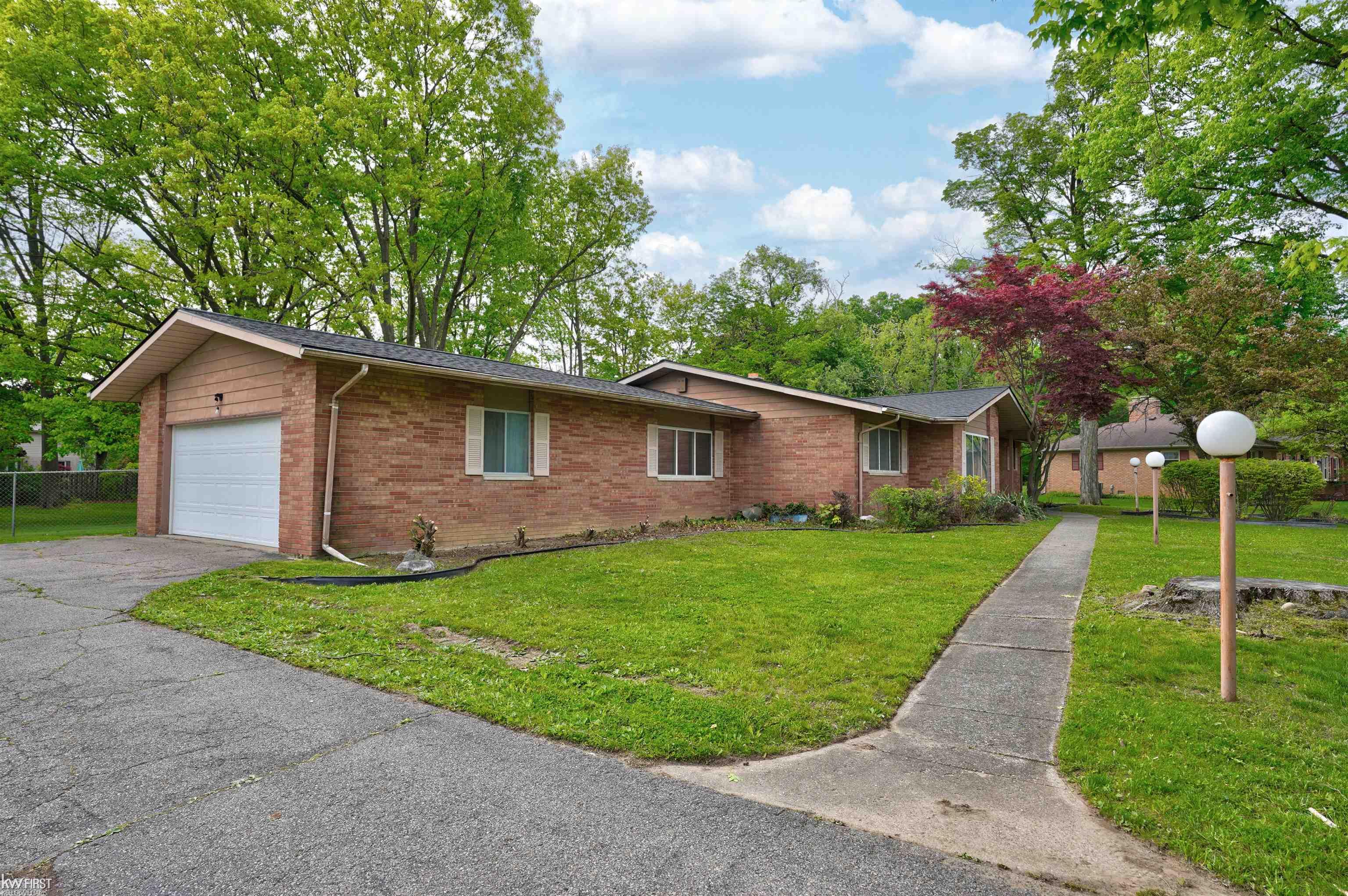 5531 Sugar Bush Lane