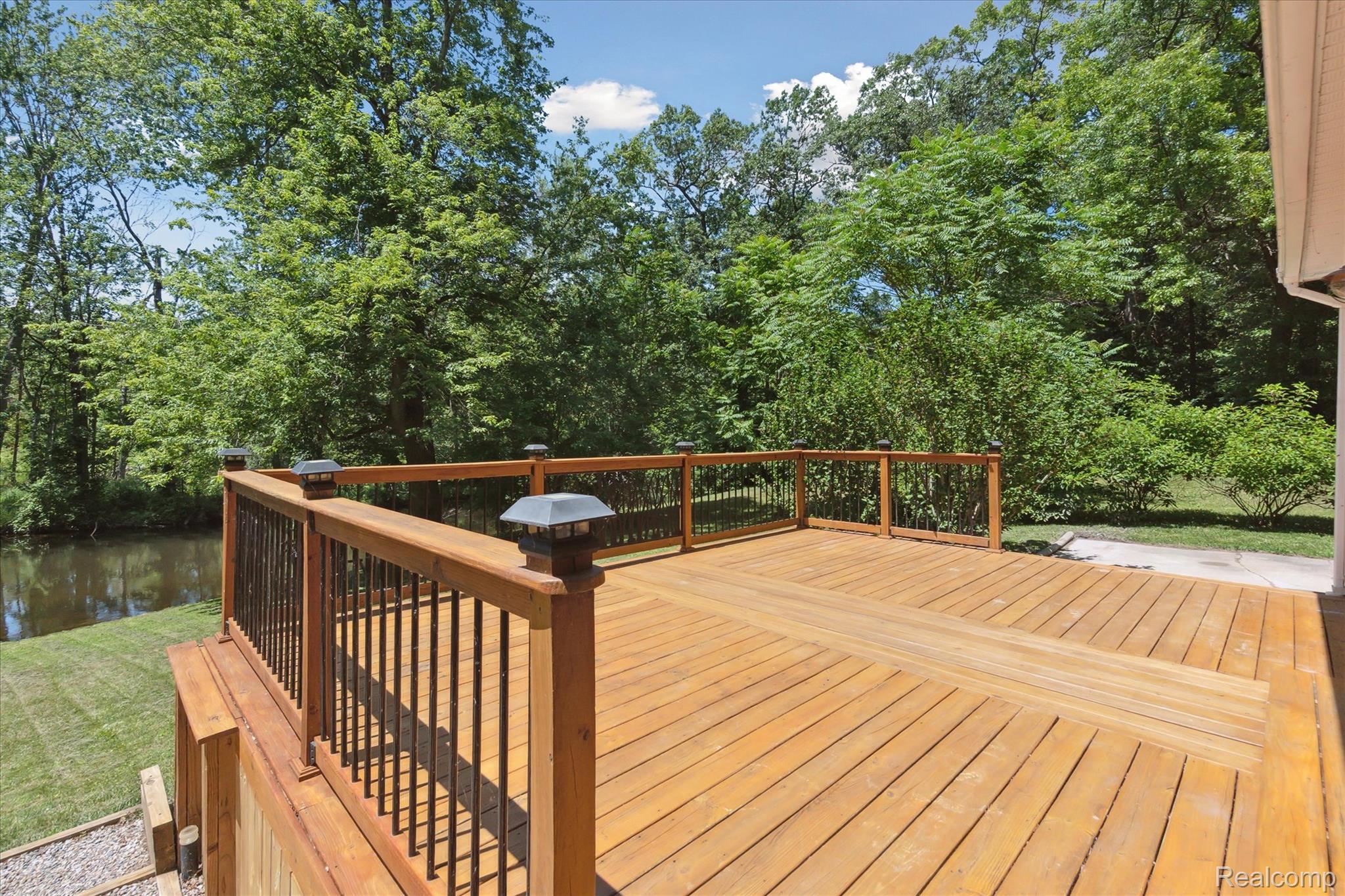 15279 Outer Drive
