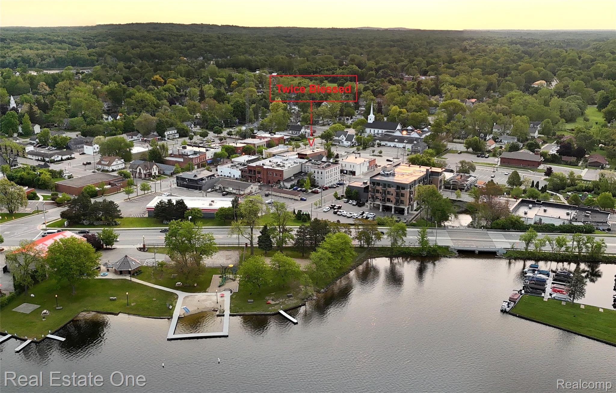 27 S Broadway Street