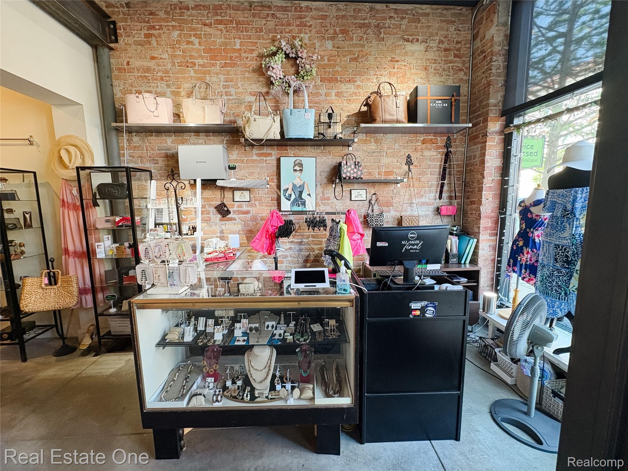 27 S Broadway Street