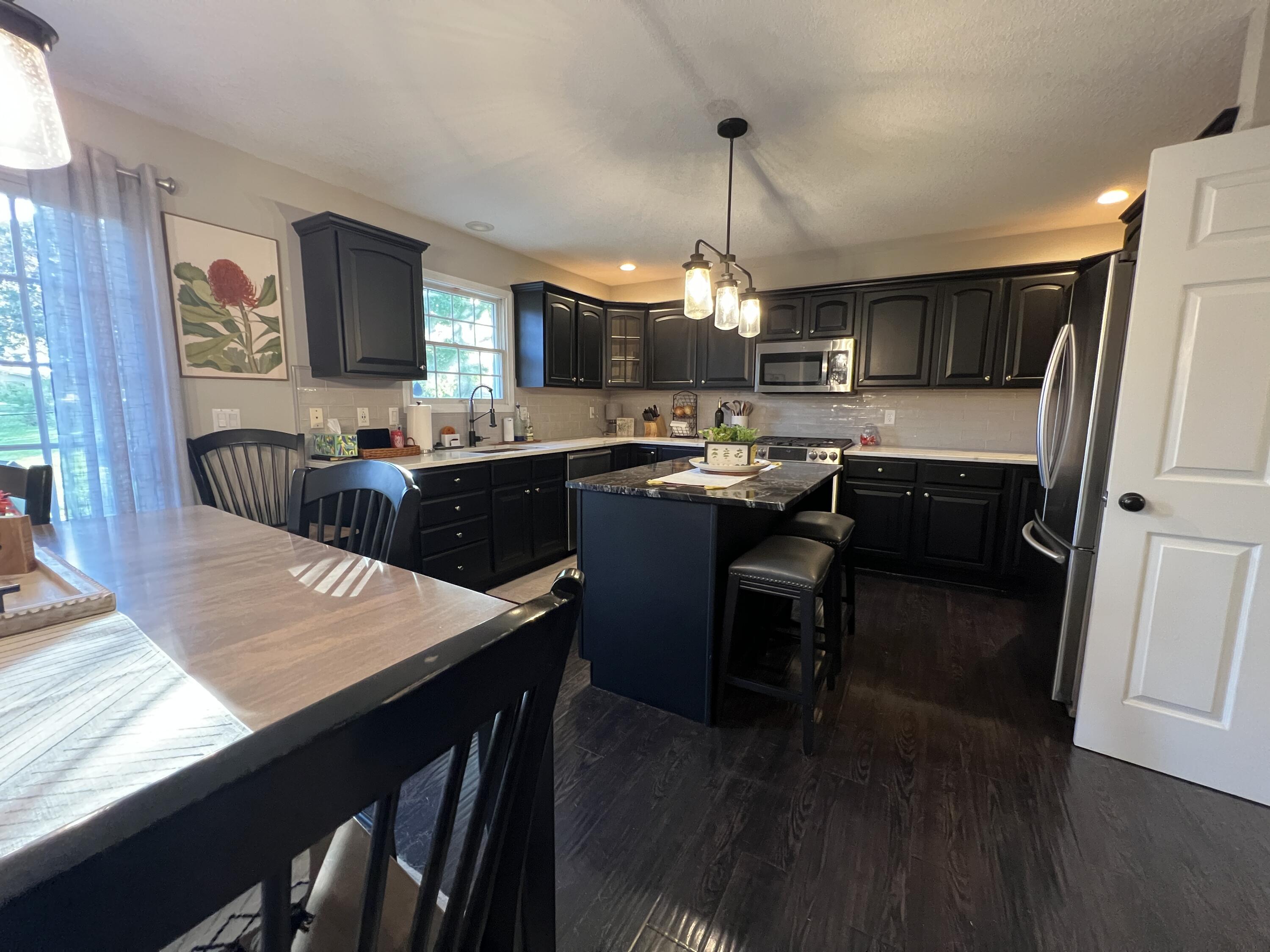 2499 Crestwood Drive