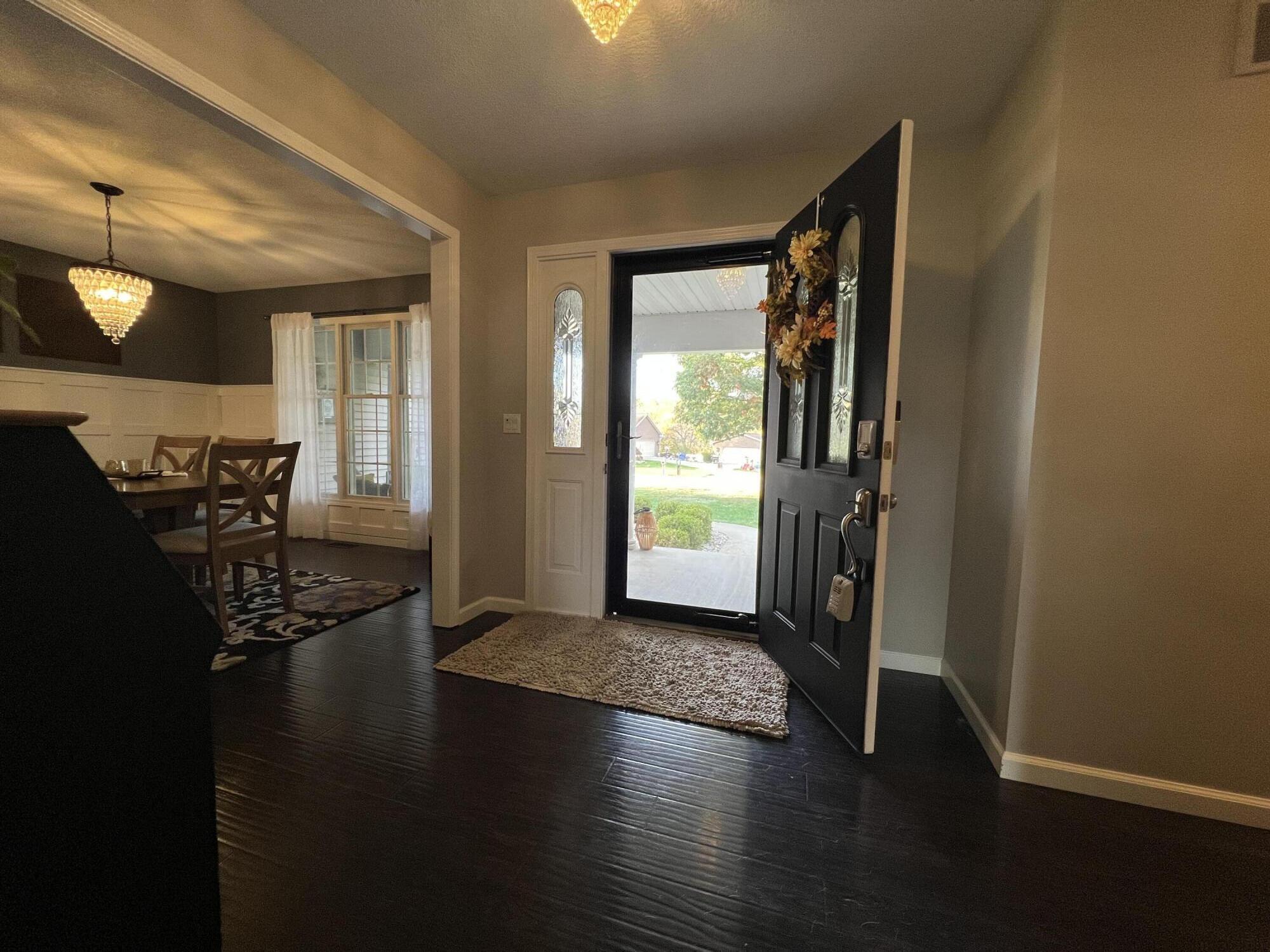 2499 Crestwood Drive