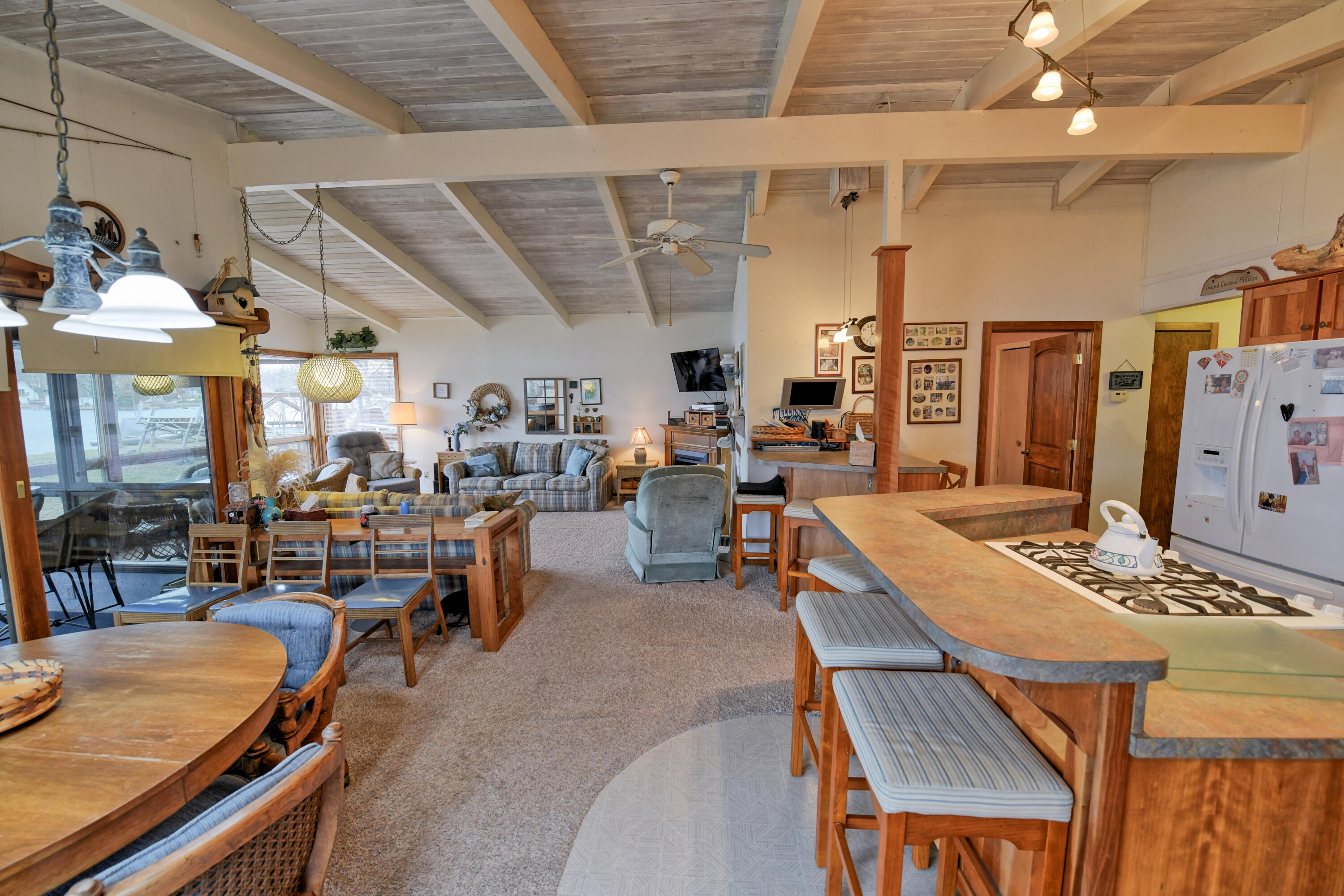 9471 Peninsula Drive