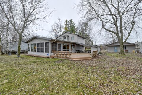 9471 Peninsula Drive Morton Township MI 49332