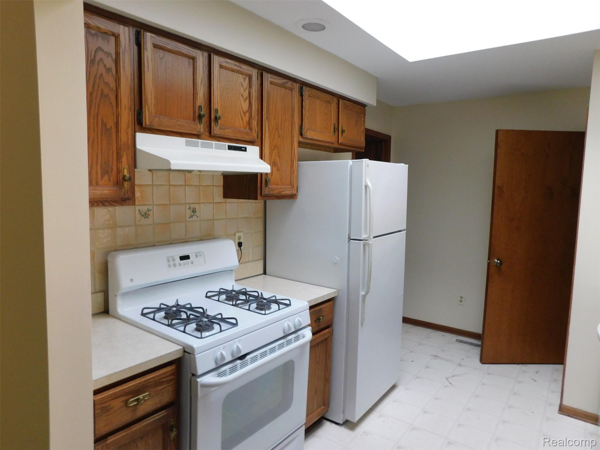 14890 Dover Court 80