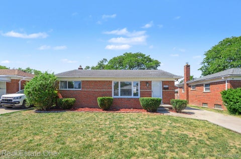 Tiny photo for 24337 Courtland Avenue, Eastpointe City, MI 48021 (MLS # 20261069334)