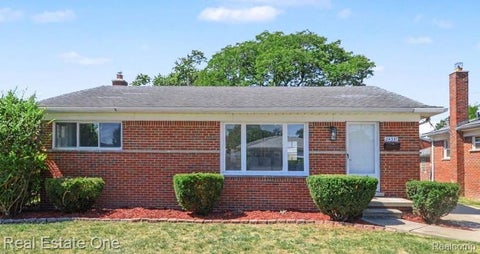 Photo of 24337 Courtland Avenue, Eastpointe City, MI 48021 (MLS # 20261069334)