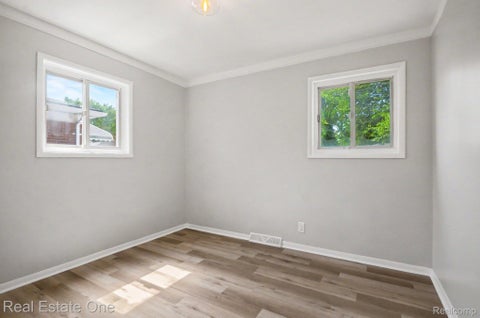 Tiny photo for 24337 Courtland Avenue, Eastpointe City, MI 48021 (MLS # 20261069334)