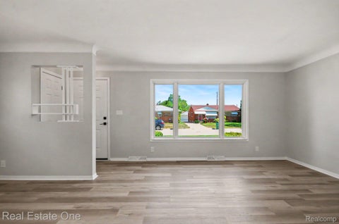 Tiny photo for 24337 Courtland Avenue, Eastpointe City, MI 48021 (MLS # 20261069334)