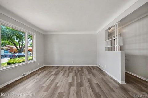 Tiny photo for 24337 Courtland Avenue, Eastpointe City, MI 48021 (MLS # 20261069334)