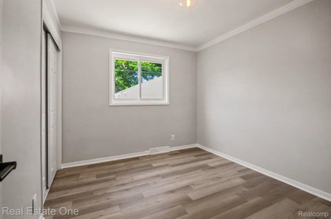 Tiny photo for 24337 Courtland Avenue, Eastpointe City, MI 48021 (MLS # 20261069334)