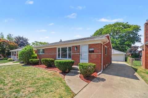 Tiny photo for 24337 Courtland Avenue, Eastpointe City, MI 48021 (MLS # 20261069334)