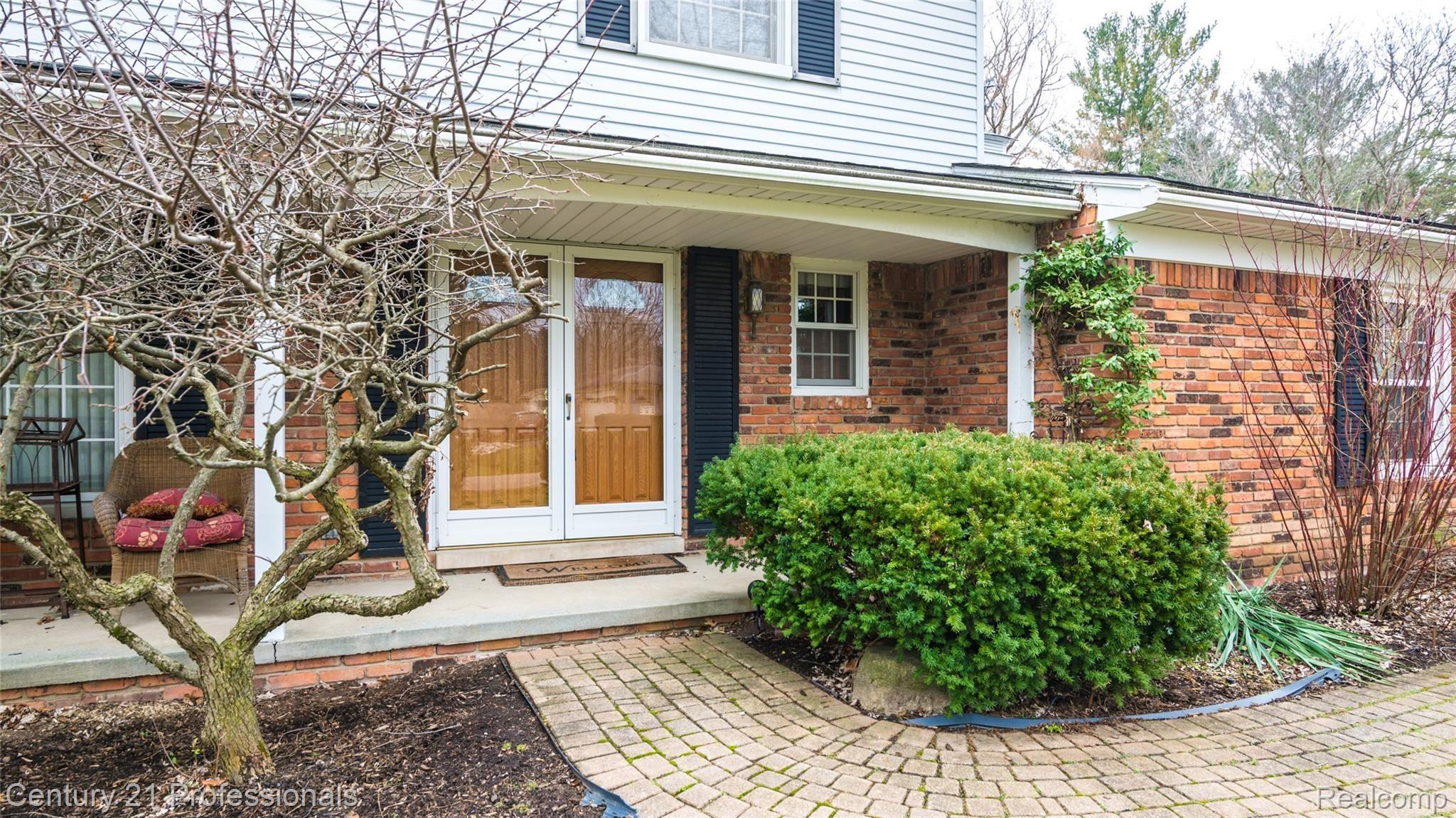 21824 RATHLONE Drive S