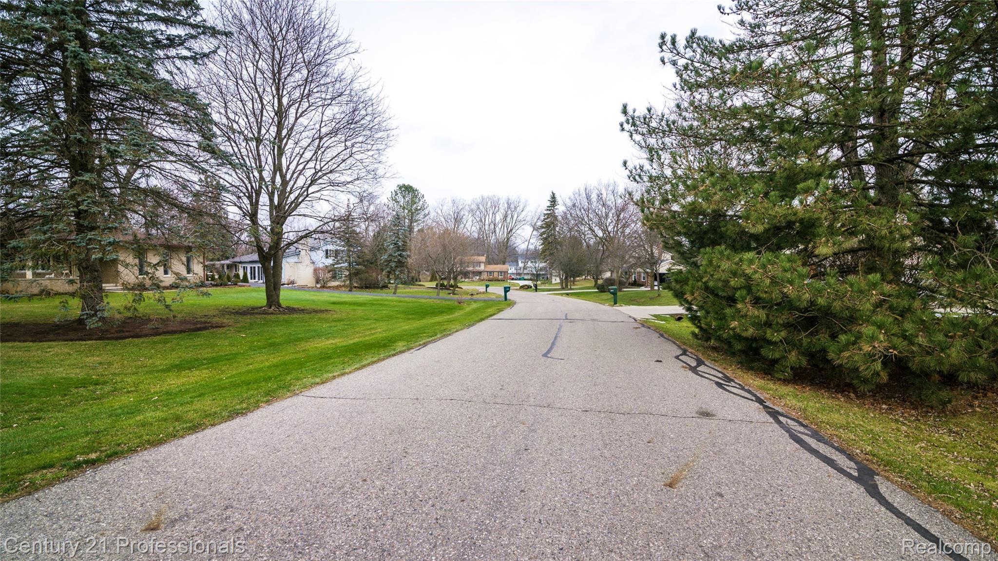 21824 RATHLONE Drive S