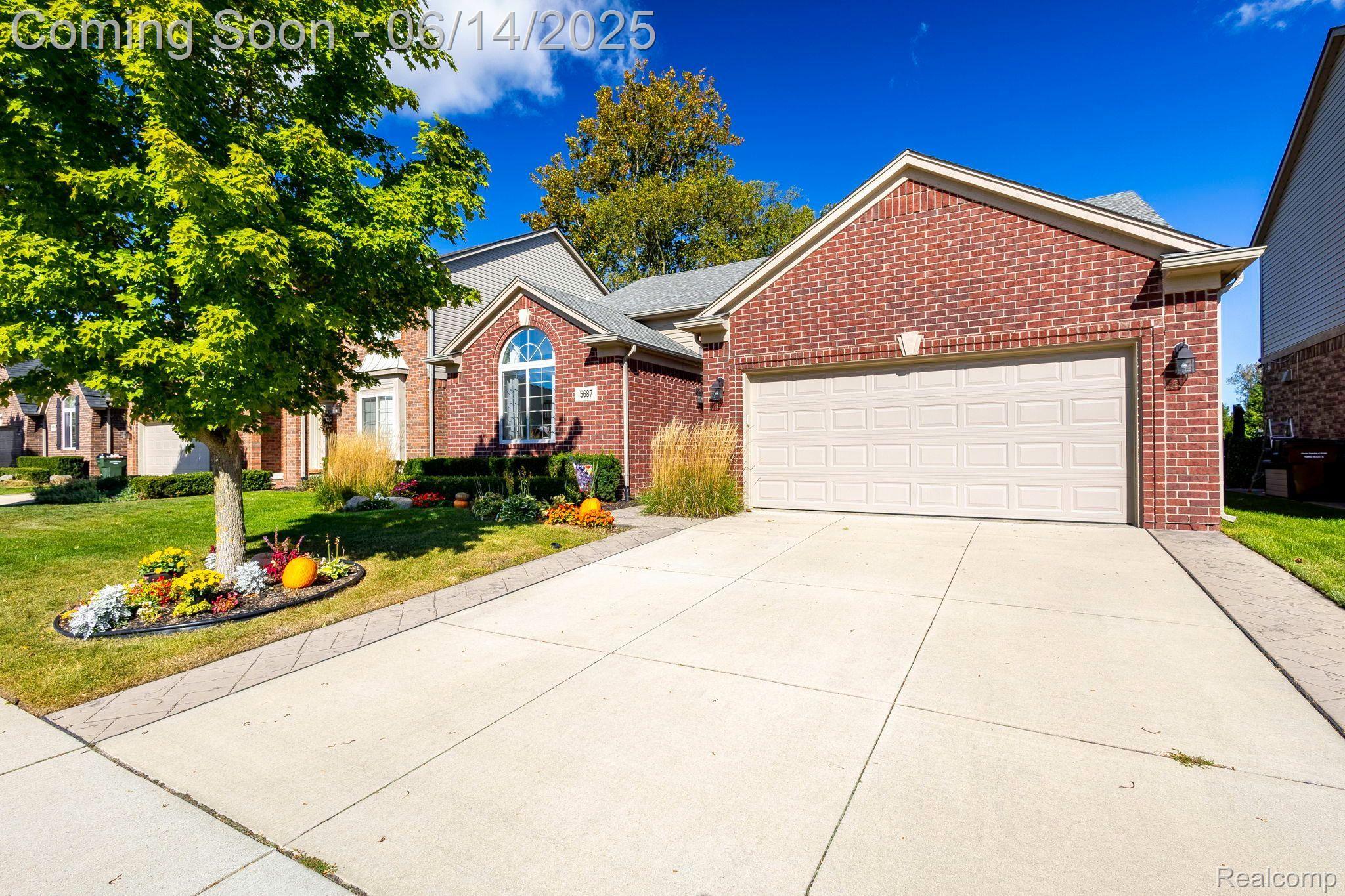 5687 GREGORY Drive