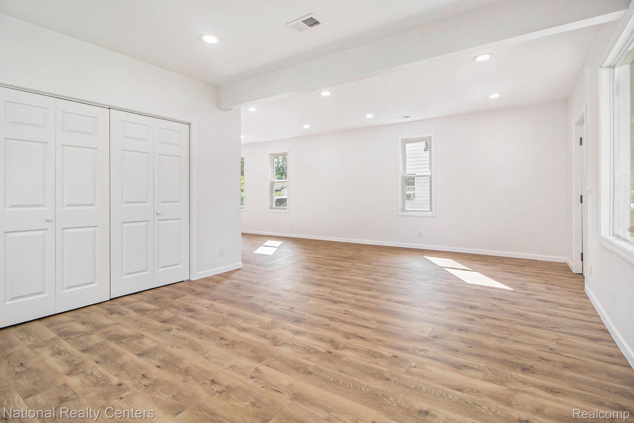 26256 Ypsilanti Street