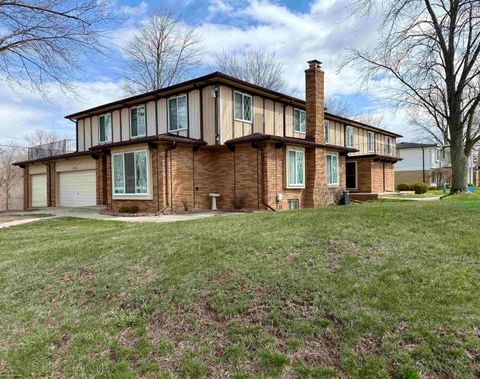 11904 E 14 Mile Road Warren City MI 48093