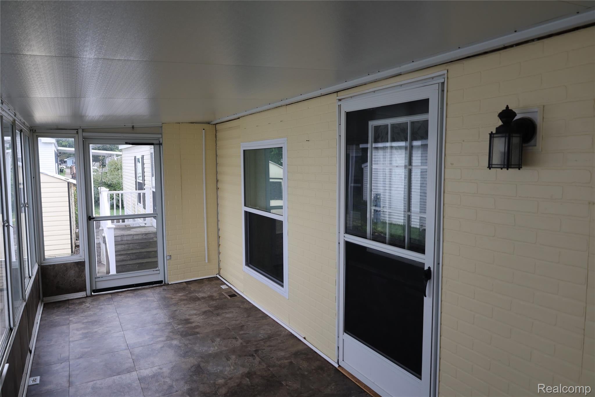 42 Brentwood Dr