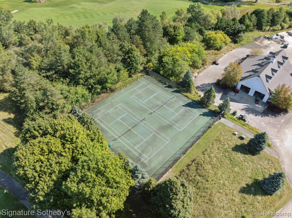 44634 N Broadmoor Circle