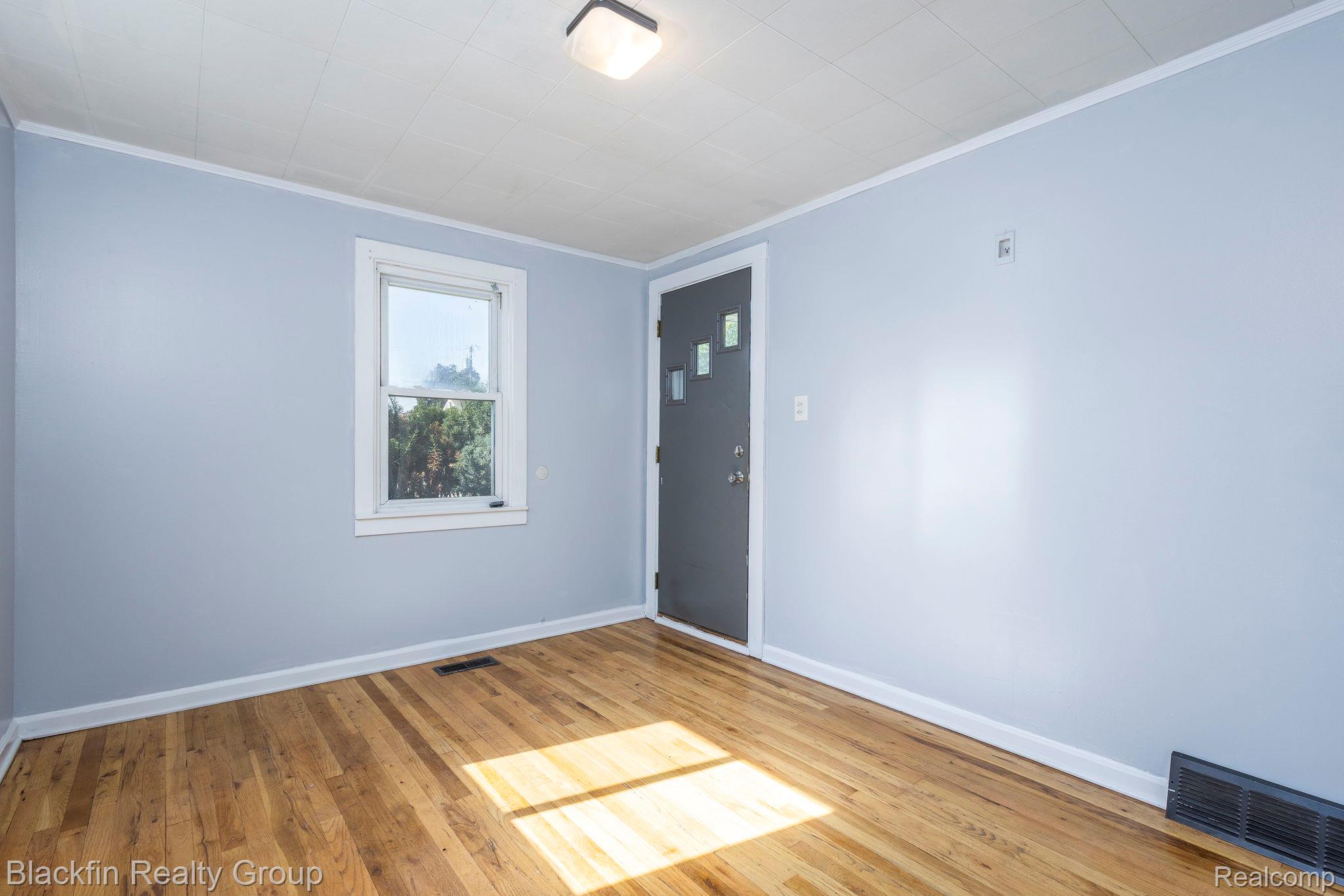 420 W Browning Avenue