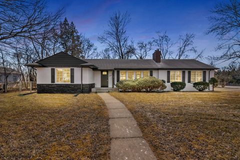 18051 LOCHERBIE Avenue Beverly Hills Village Oakland MI 48025