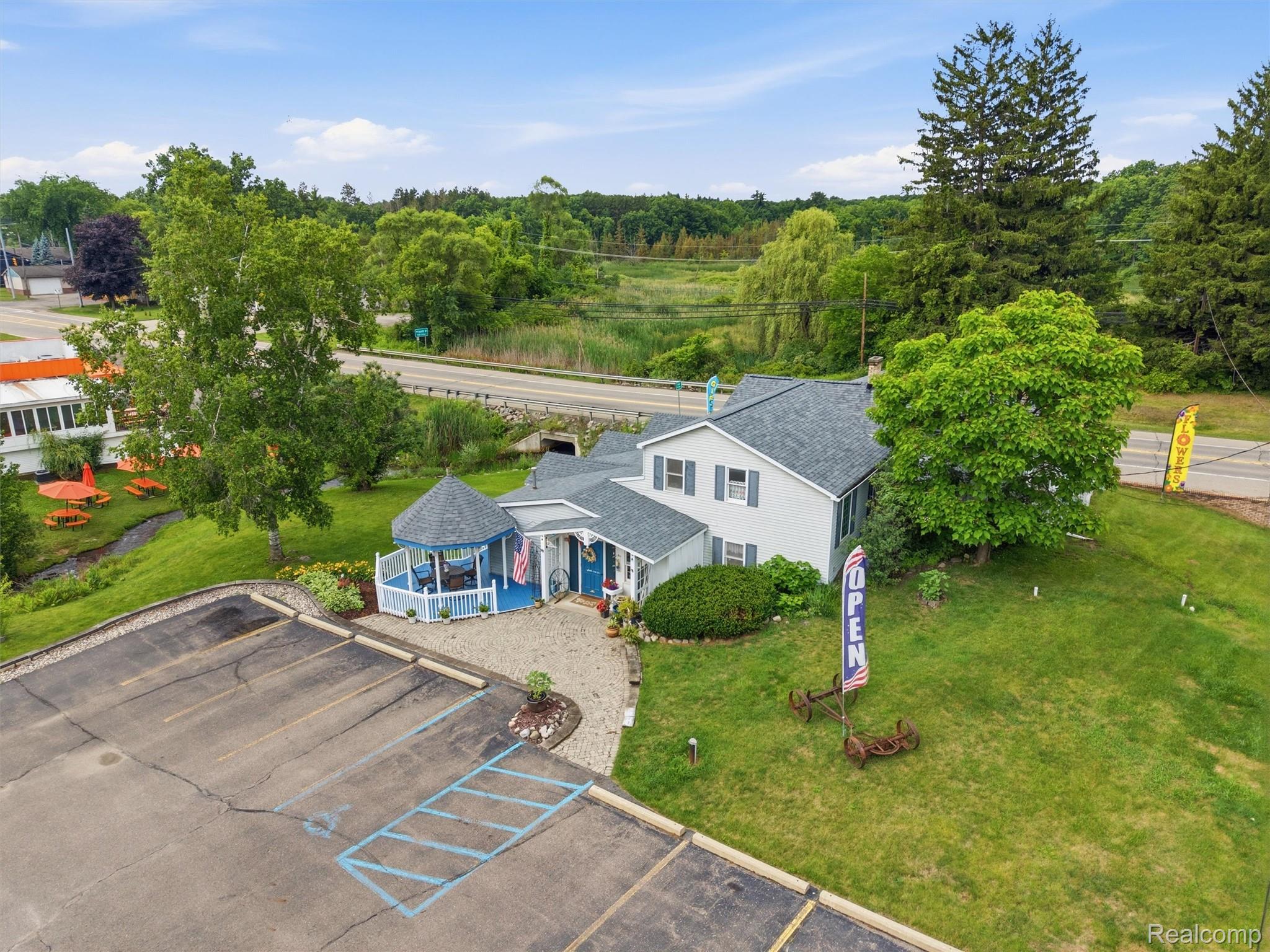 425 S Ortonville Road