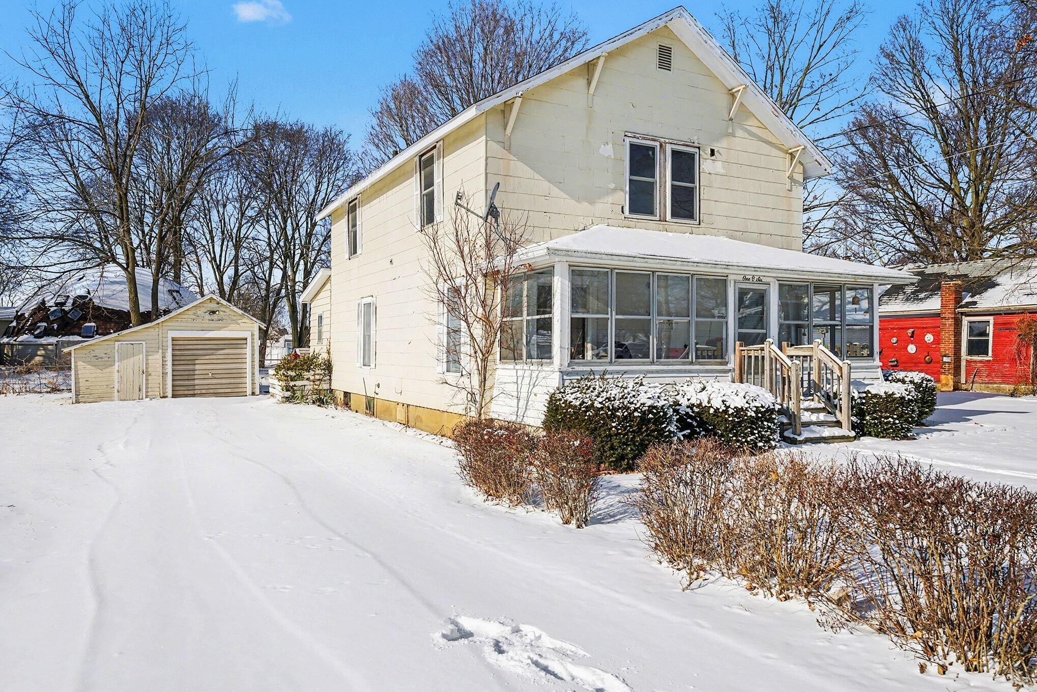 106 S Lincoln Street