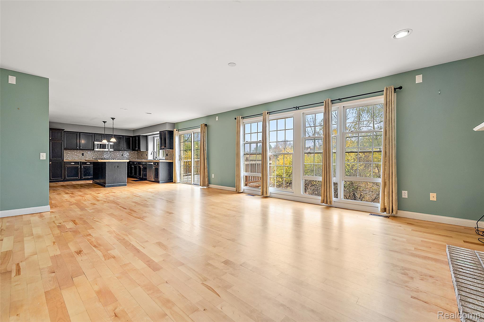 5699 Applegrove Drive