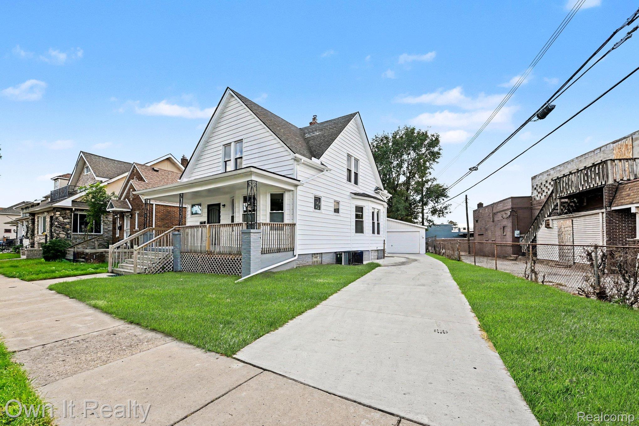 44 MAPLE Street