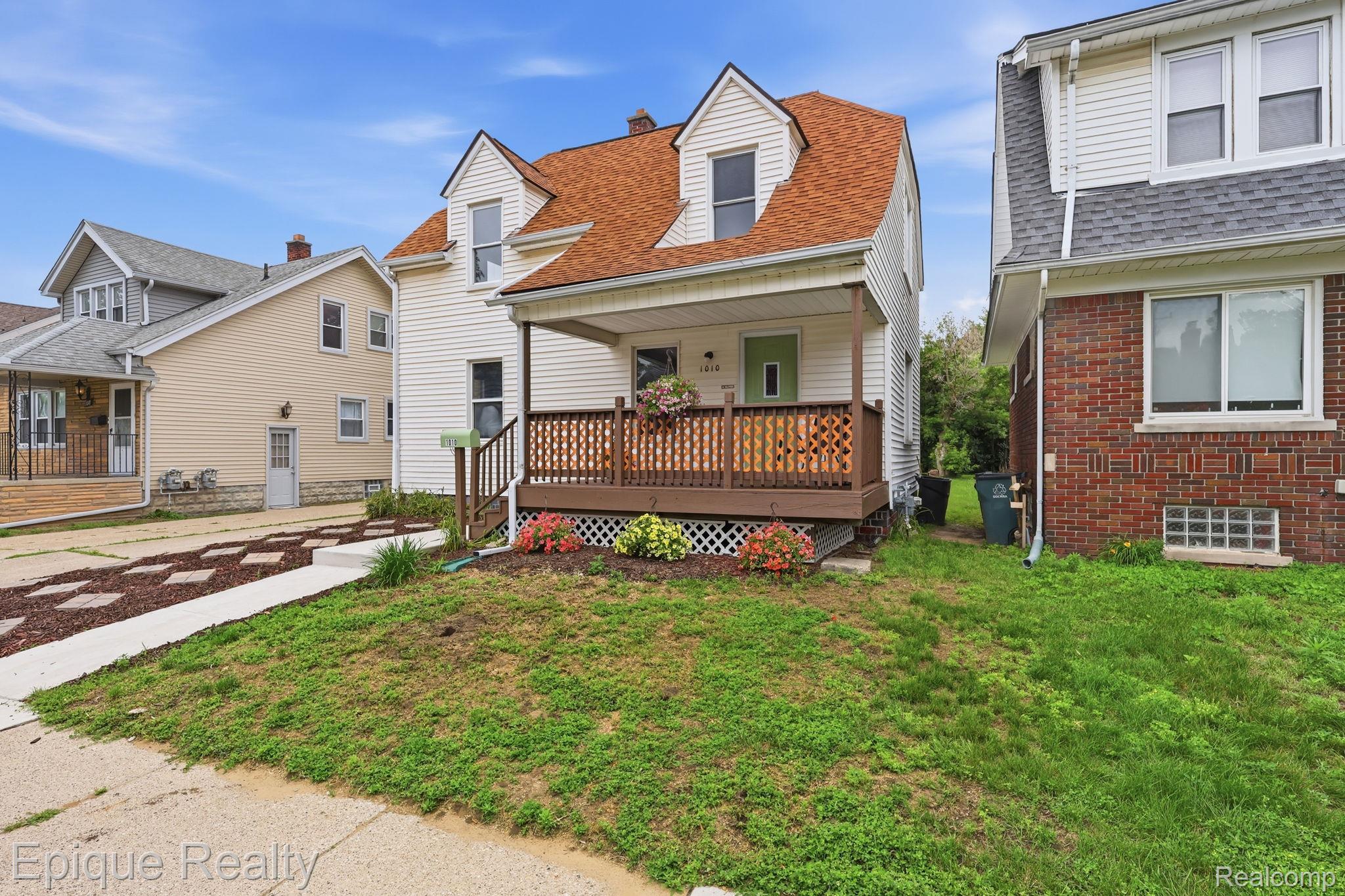 1010 Pearson Street