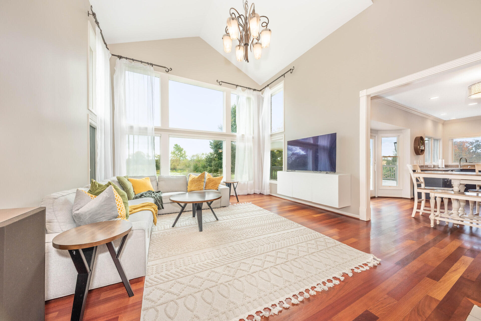 4977 Saint Annes Street