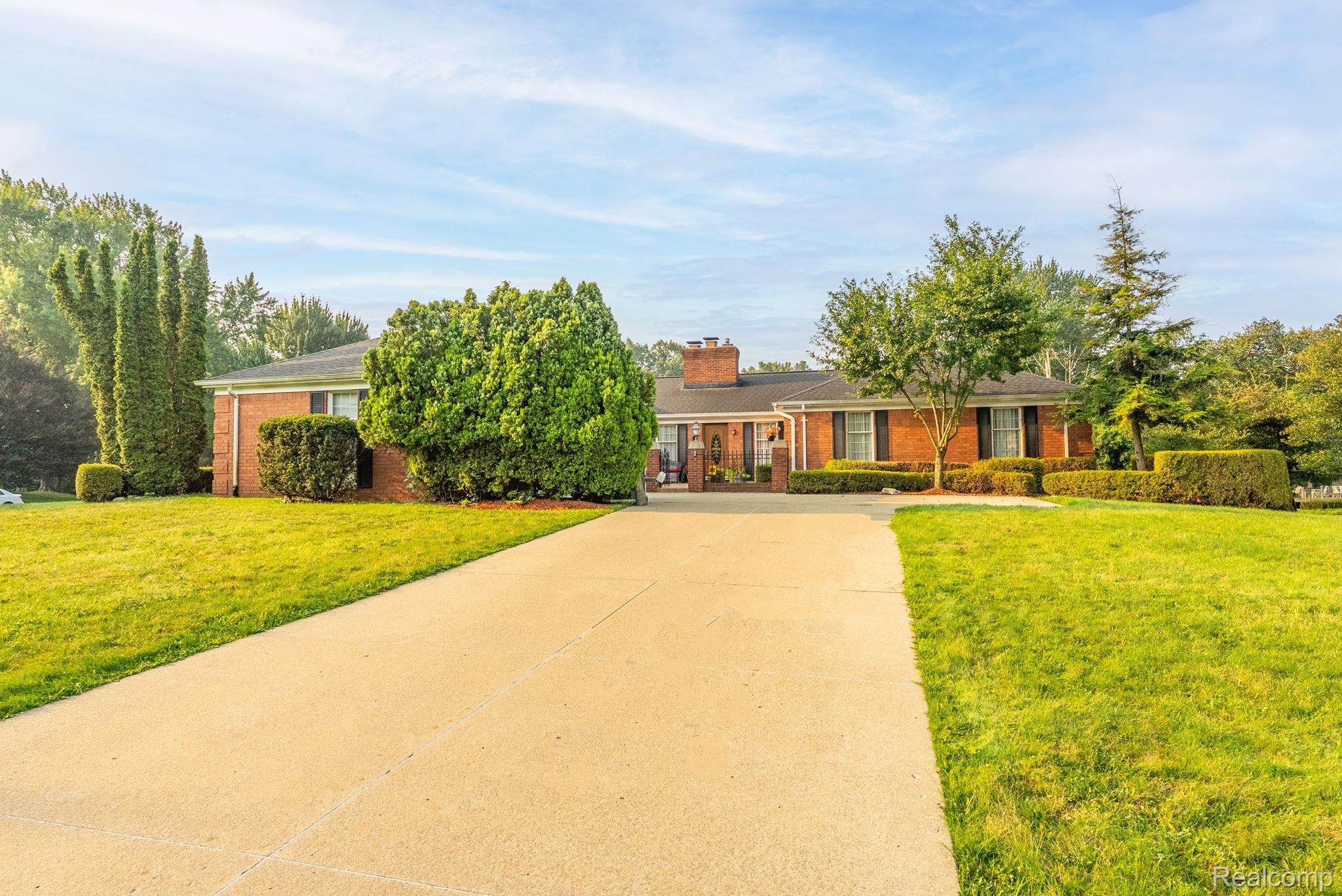 1853 W Bend Drive