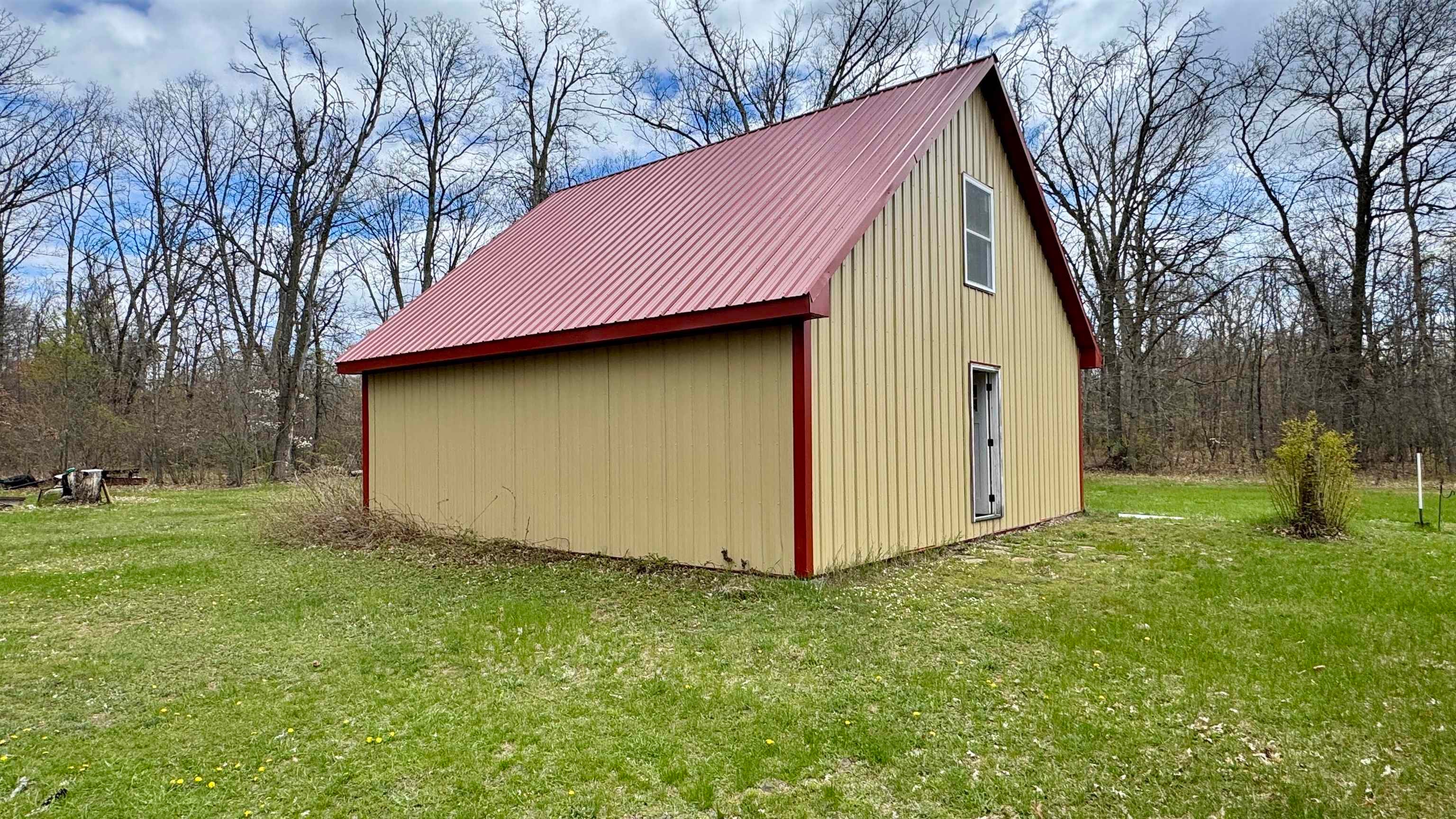 1496 17 Mile Road