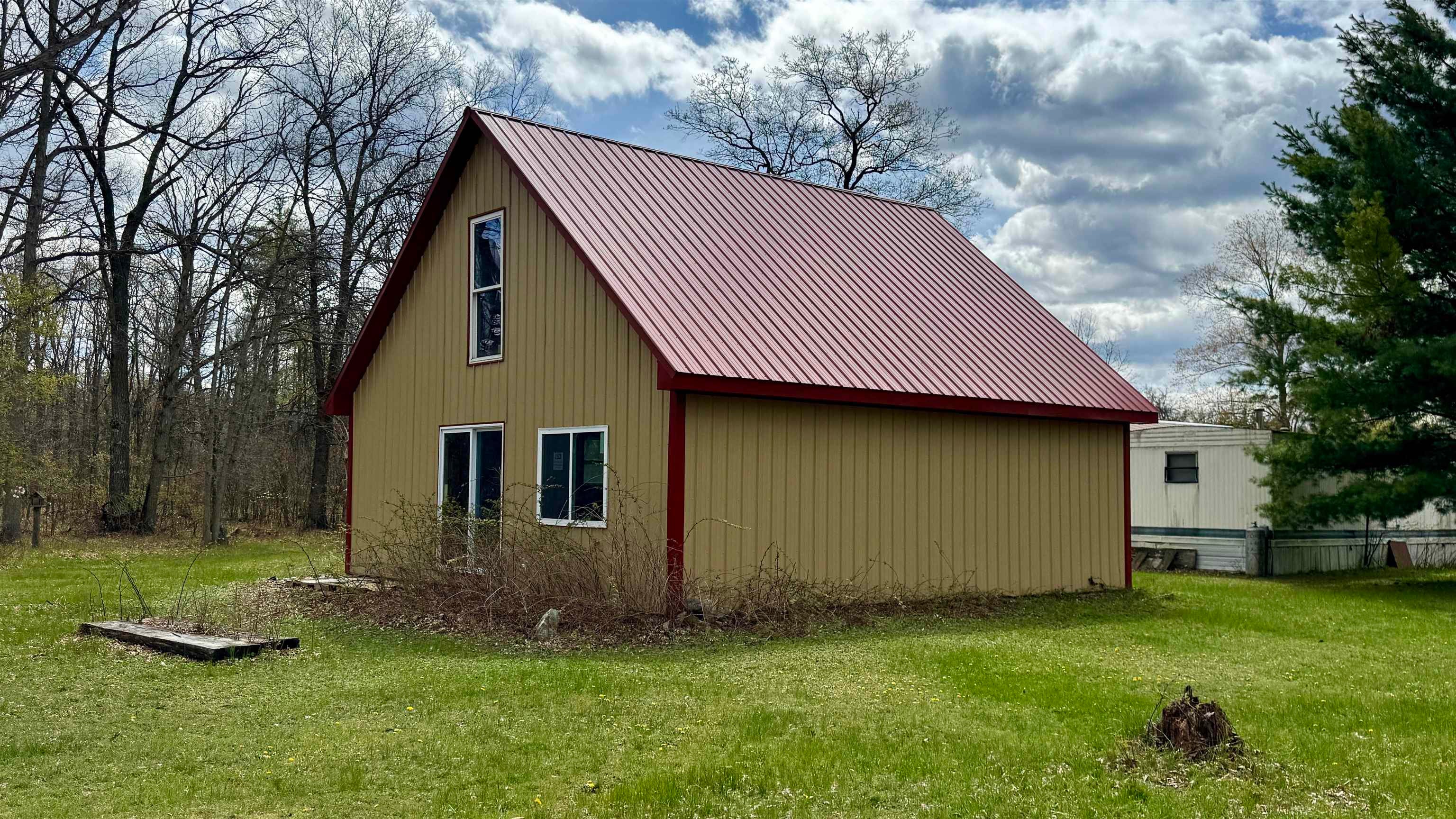 1496 17 Mile Road