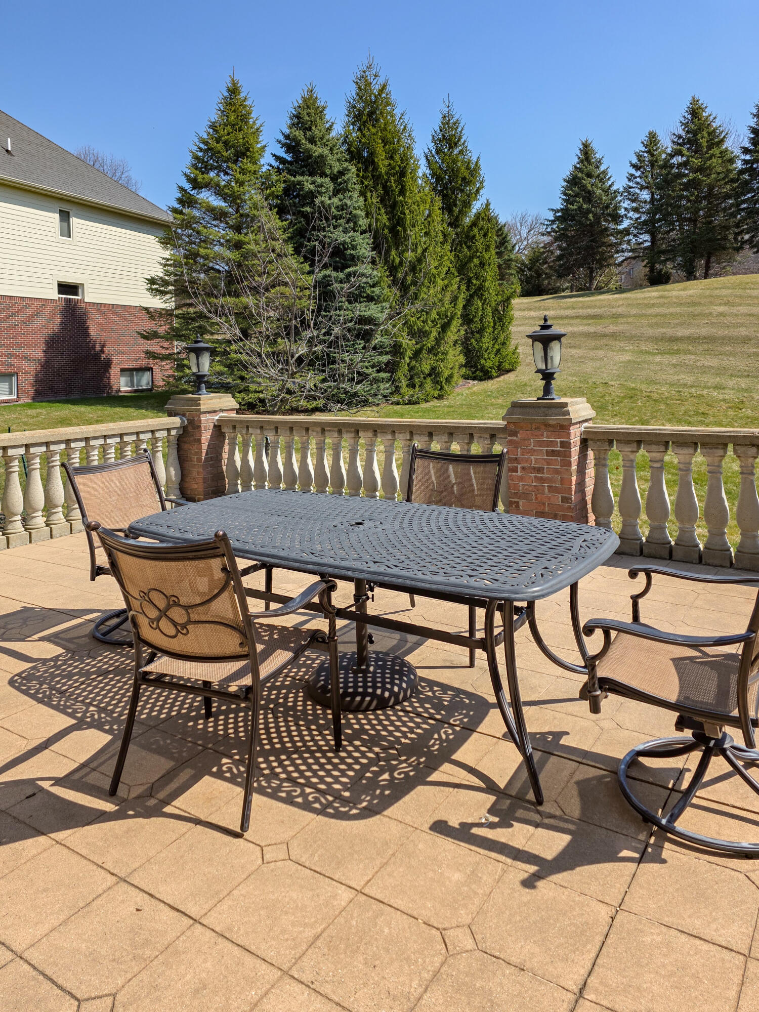 1053 Autumnview Court