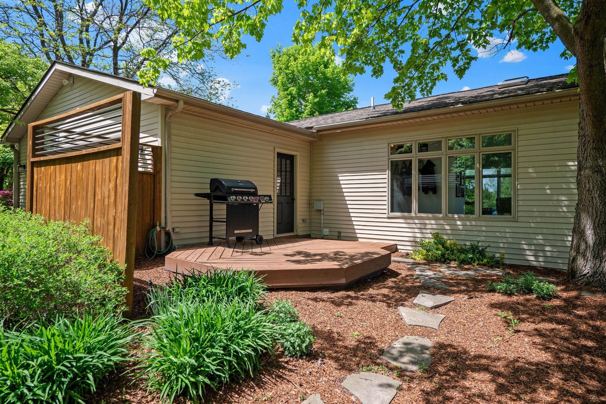 6690 CUTHBERT Road