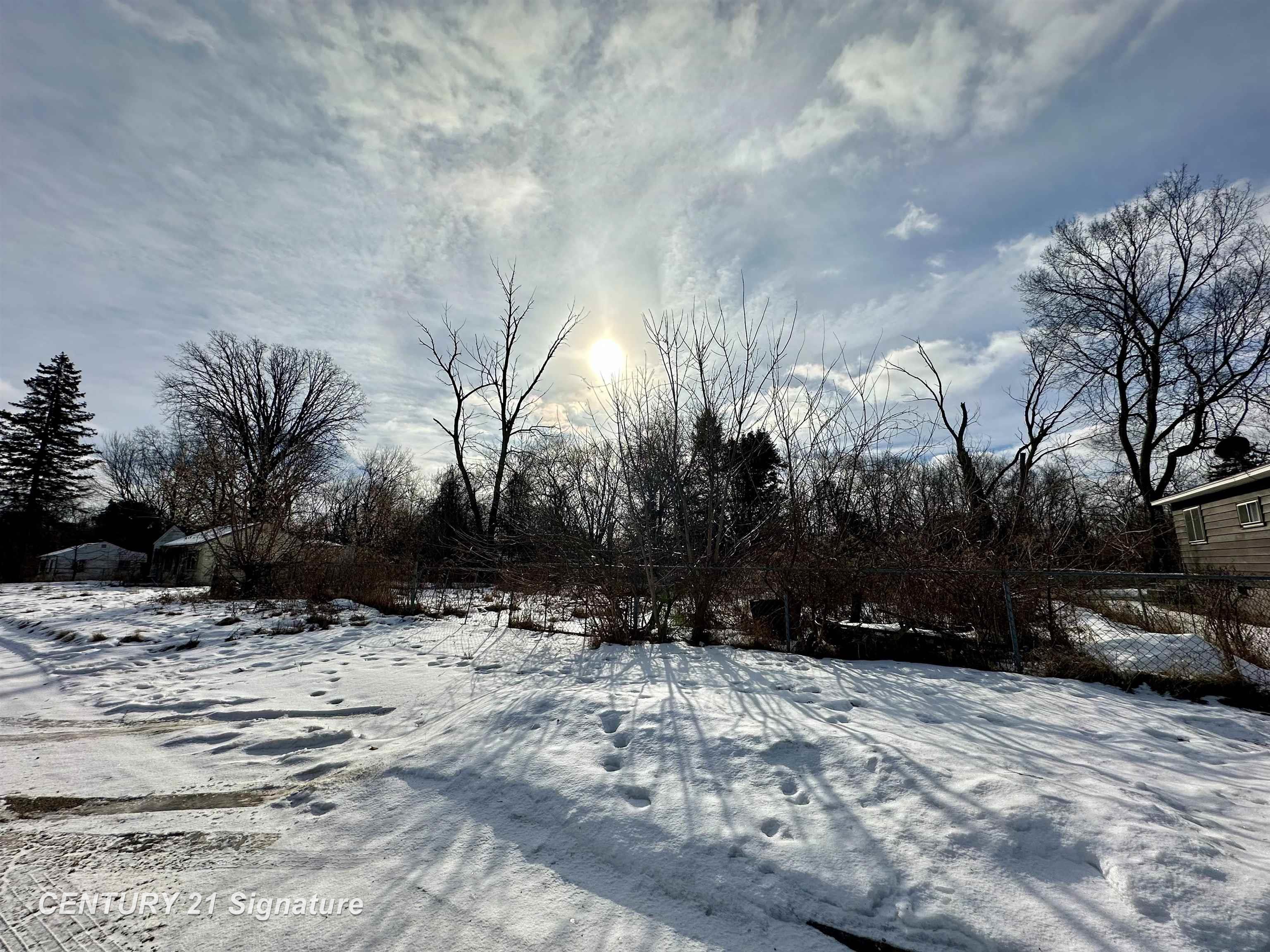 1499 W Juliah Avenue