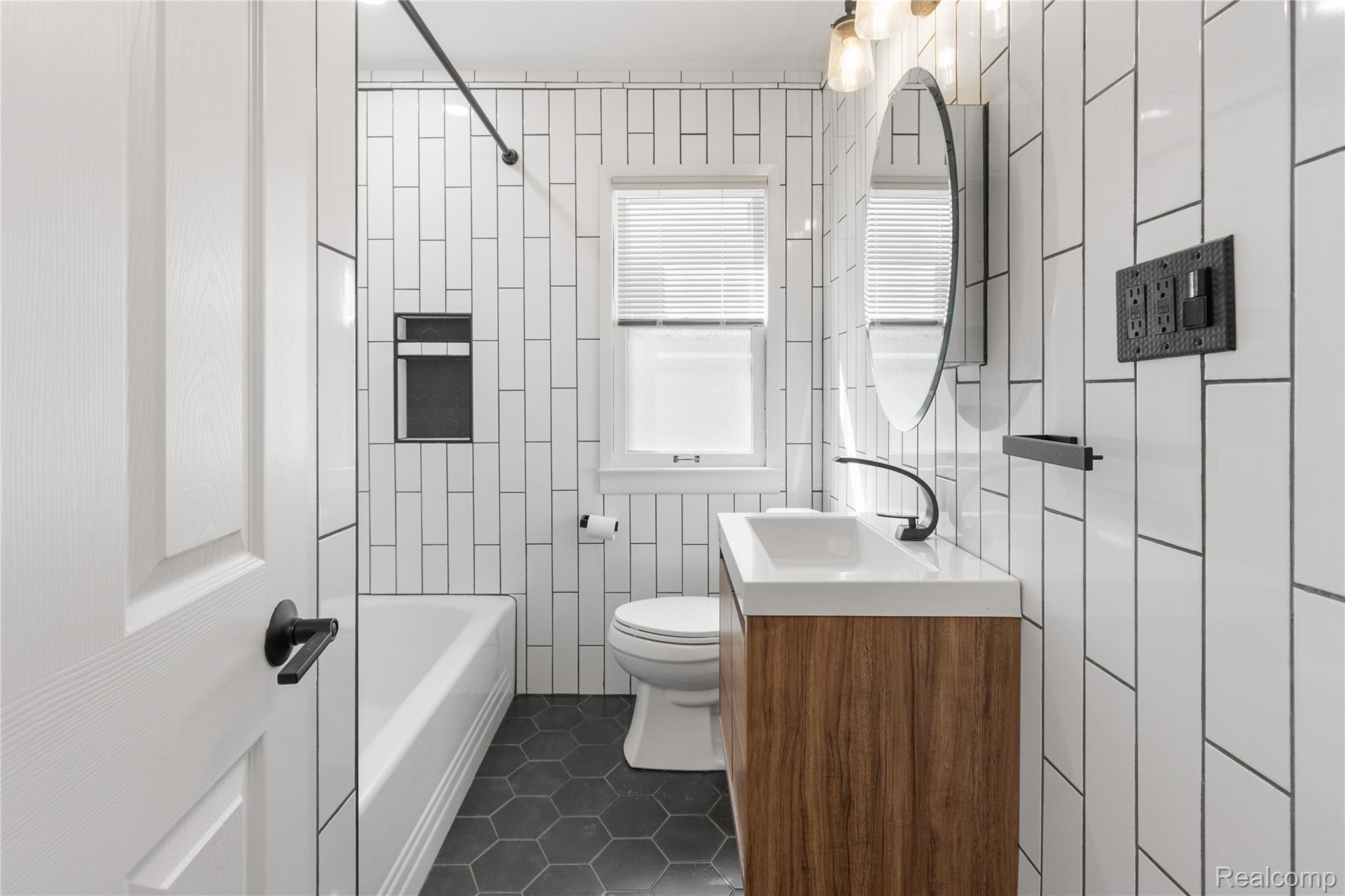 Detroit City, Michigan 48224, United States, 3 Bedrooms Bedrooms, ,2 BathroomsBathrooms,Residential,Active,175537