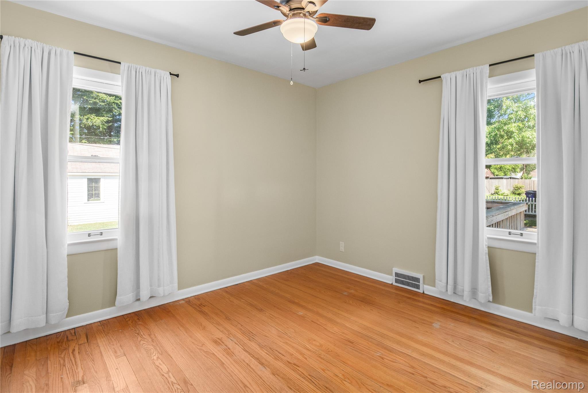 Detroit City, Michigan 48224, United States, 3 Bedrooms Bedrooms, ,2 BathroomsBathrooms,Residential,Active,175537