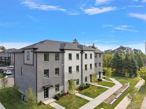 2817 Summers Place Troy City MI 48084